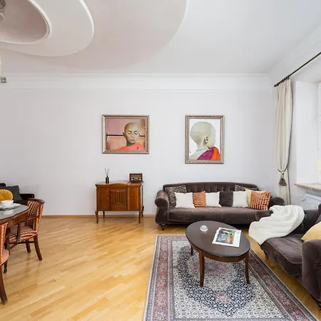 Sw Tomasza Old Town, Sun & Snow